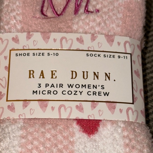 NWT Rae Dunn Pink/White Fuzzy Heart Micro Cozy Crew Socks 3 pair Valentine’s Day - Picture 8 of 11